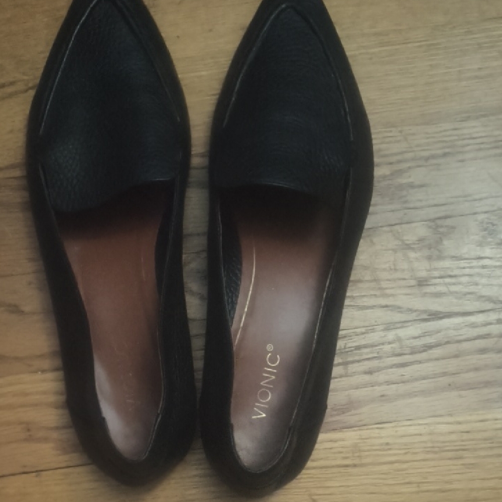 Vionic Black Leather Flats Minimalist Design